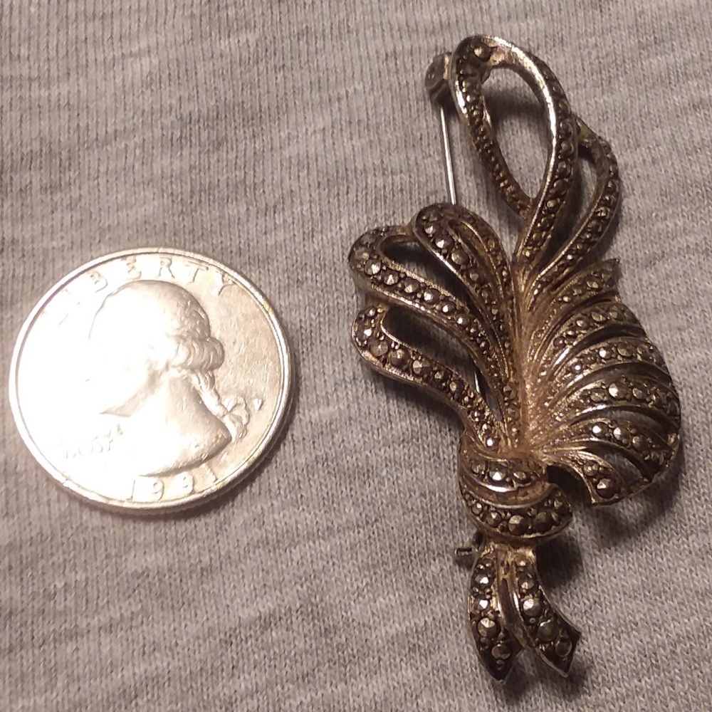 Vintage Art Deco Faux Marcasite Silver Ribbon Brooch Lapel Pin Victorian